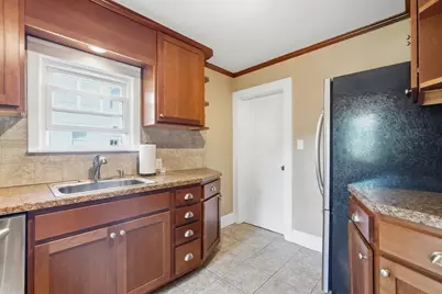 726 Allen St, Springfield, MA 01118 - Photo 11