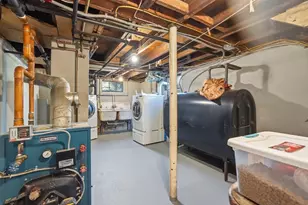 726 Allen St, Springfield, MA 01118 - Photo 27