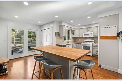 170 Mystic St Ext, Medford, MA 02155 - Photo 13