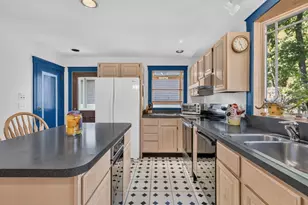 81 Chandler Rd, Medford, MA 02155 - Photo 5