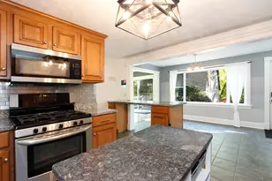427 Bedford St, Lakeville, MA 02347 - Photo 9