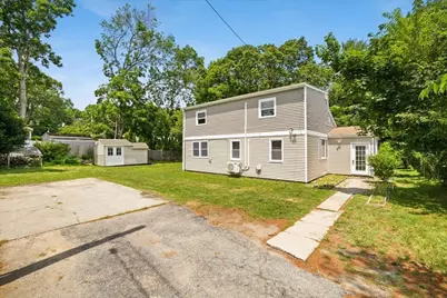 1649 Rodman St, Fall River, MA 02721 - Photo 3