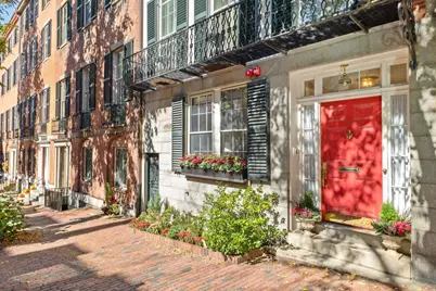 11 Chestnut Street, Boston, MA 02108 - Photo 1