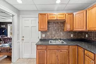 562 Newport Ave, Attleboro, MA 02703 - Photo 21