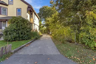562 Newport Ave, Attleboro, MA 02703 - Photo 3
