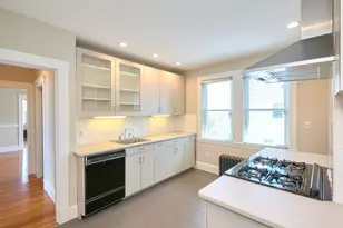 30 Edgecliff Rd, Watertown, MA 02472 - Photo 9