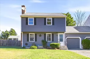 17 Flagstone Pl, Bridgewater, MA 02324 - Photo 1