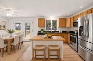 17 Flagstone Pl, Bridgewater, MA 02324 - Photo 5