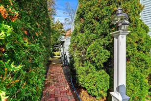 45 Prospect St, Marblehead, MA 01945 - Photo 3