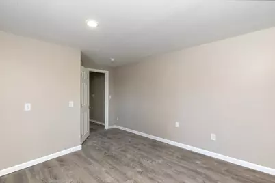 31 Garfield St, Lawrence, MA 01843 - Photo 3
