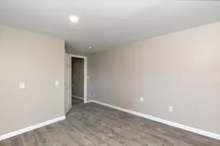 31 Garfield St, Lawrence, MA 01843 - Photo 3