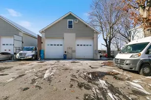 31 Garfield St, Lawrence, MA 01843 - Photo 1