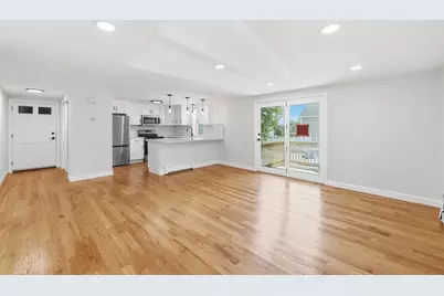 28 Ware St #1, Lowell, MA 01851 - Photo 5