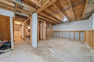 519 E 5th St, Boston, MA 02127 - Photo 9