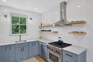 18 Winslow St, Provincetown, MA 02657 - Photo 9