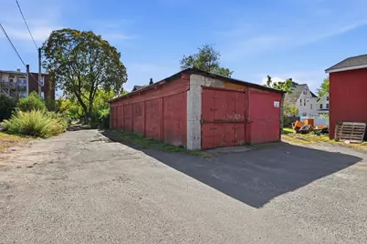 856-858 Hampden St, Holyoke, MA 01040 - Photo 11