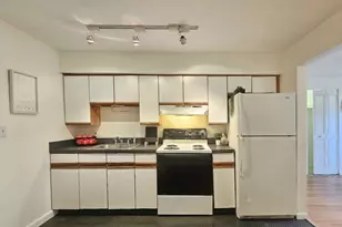10 Roberts St, Somerville, MA 02145 - Photo 9