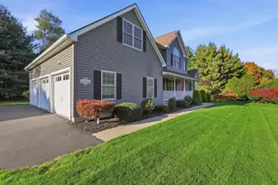 7 Holly Cir, Easthampton, MA 01027 - Photo 3