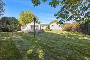 1036 Cohannet St, Taunton, MA 02780 - Photo 35