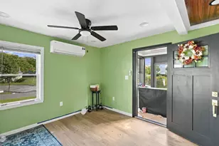 96 Decatur St, Springfield, MA 01151 - Photo 13