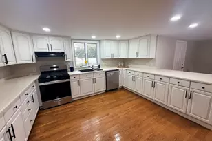 15 Holcomb St, Fairhaven, MA 02719 - Photo 3