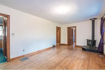 19 Moorland St, Amherst, MA 01002 - Photo 7