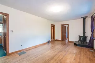 19 Moorland St, Amherst, MA 01002 - Photo 7