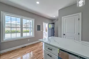 364 High St, Fall River, MA 02720 - Photo 9