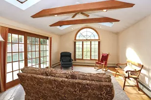 16 Hycrest Dr, Worcester, MA 01606 - Photo 5