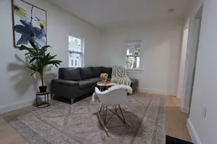 8 Curve St, Newton, MA 02465 - Photo 5