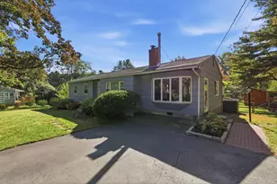 36 Valley View Dr, Amherst, MA 01002 - Photo 3