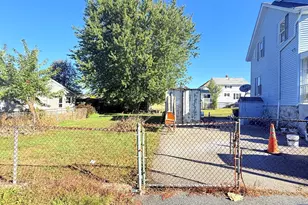 1711 Bay, Fall River, MA 02724 - Photo 3