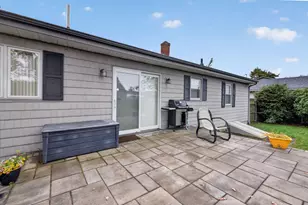 208 Frost St, Fall River, MA 02721 - Photo 3