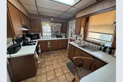 23 Myrtle St, Waltham, MA 02453 - Photo 5