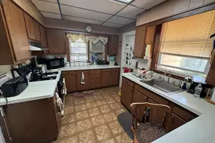 23 Myrtle St, Waltham, MA 02453 - Photo 5