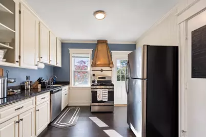 6 Grove St #2, New Bedford, MA 02740 - Photo 3