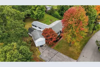 25 Oakview Cir, Medway, MA 02053 - Photo 7