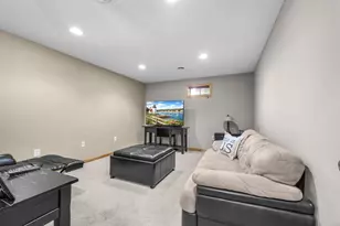 40 Sea Tower Dr, Bridgewater, MA 02324 - Photo 33