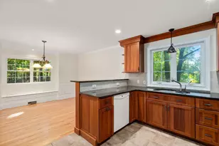 7 Castle Gate Rd, Wayland, MA 01778 - Photo 9