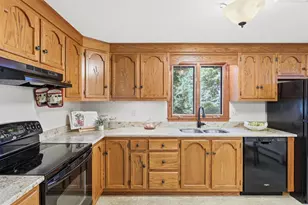 56 Moore St, Chelmsford, MA 01824 - Photo 11