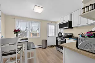 68-70 B St, Lowell, MA 01851 - Photo 5