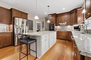 33 Oak Ledge Cir, Rowley, MA 01969 - Photo 9