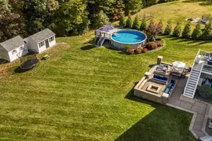 33 Oak Ledge Cir, Rowley, MA 01969 - Photo 5