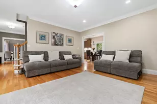 33 Oak Ledge Cir, Rowley, MA 01969 - Photo 5