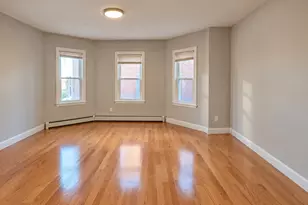 29 Waverly St, Boston, MA 02135 - Photo 5