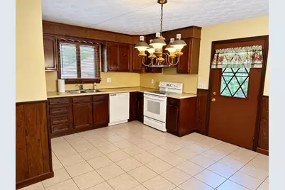 18 Brownell St, Ludlow, MA 01056 - Photo 7