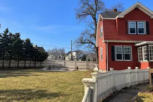 93 Lowell St, Woburn, MA 01801 - Photo 3