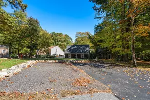 4 Williamsburg Dr, Uxbridge, MA 01569 - Photo 5