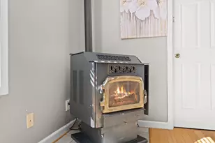12 Pearl St, Auburn, MA 01501 - Photo 11