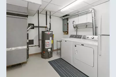 33 Auburn St #2, Waltham, MA 02453 - Photo 25